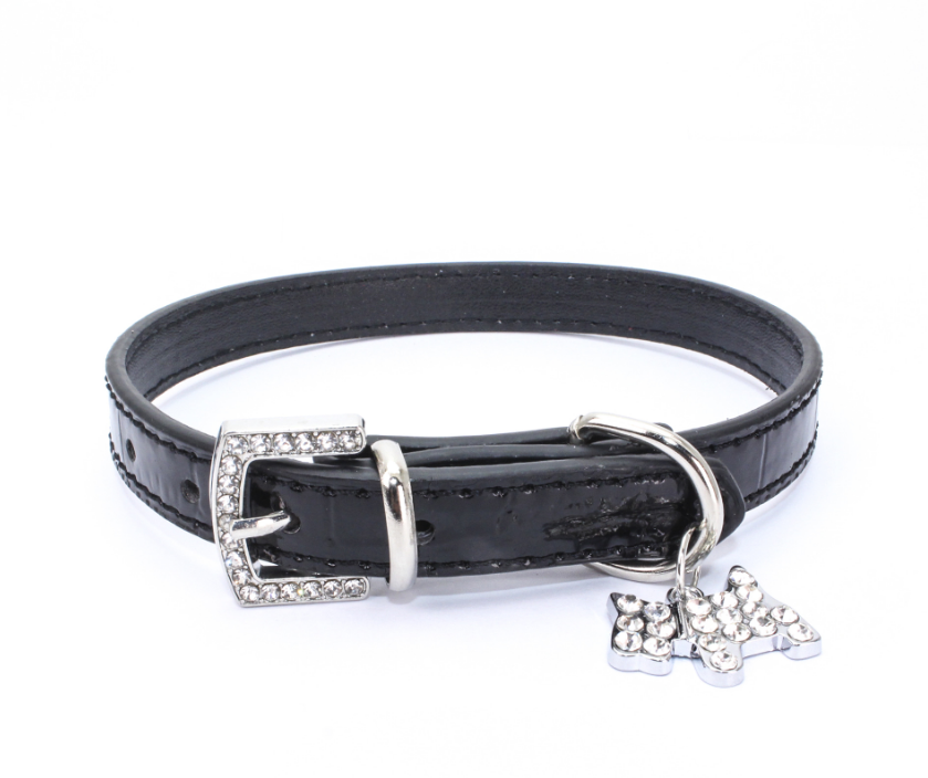 Collar with charm made of vegan leather